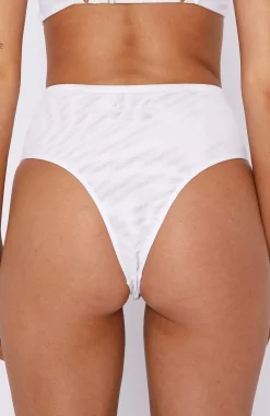 Restocked | White Fox Boutique Total Mood Mesh Hot Pants white